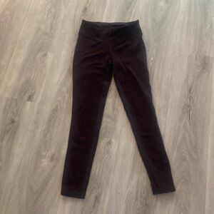 Aritzia TNA  maroon coloured skinny leggings